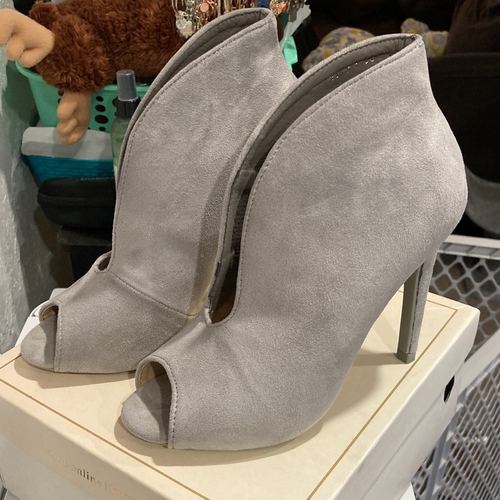 Grey peep toes 4 inch high heels NWB Vices.EU
